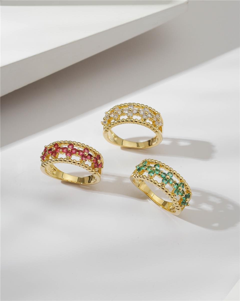 Anel Com Flor Incolor | Banhado a Ouro