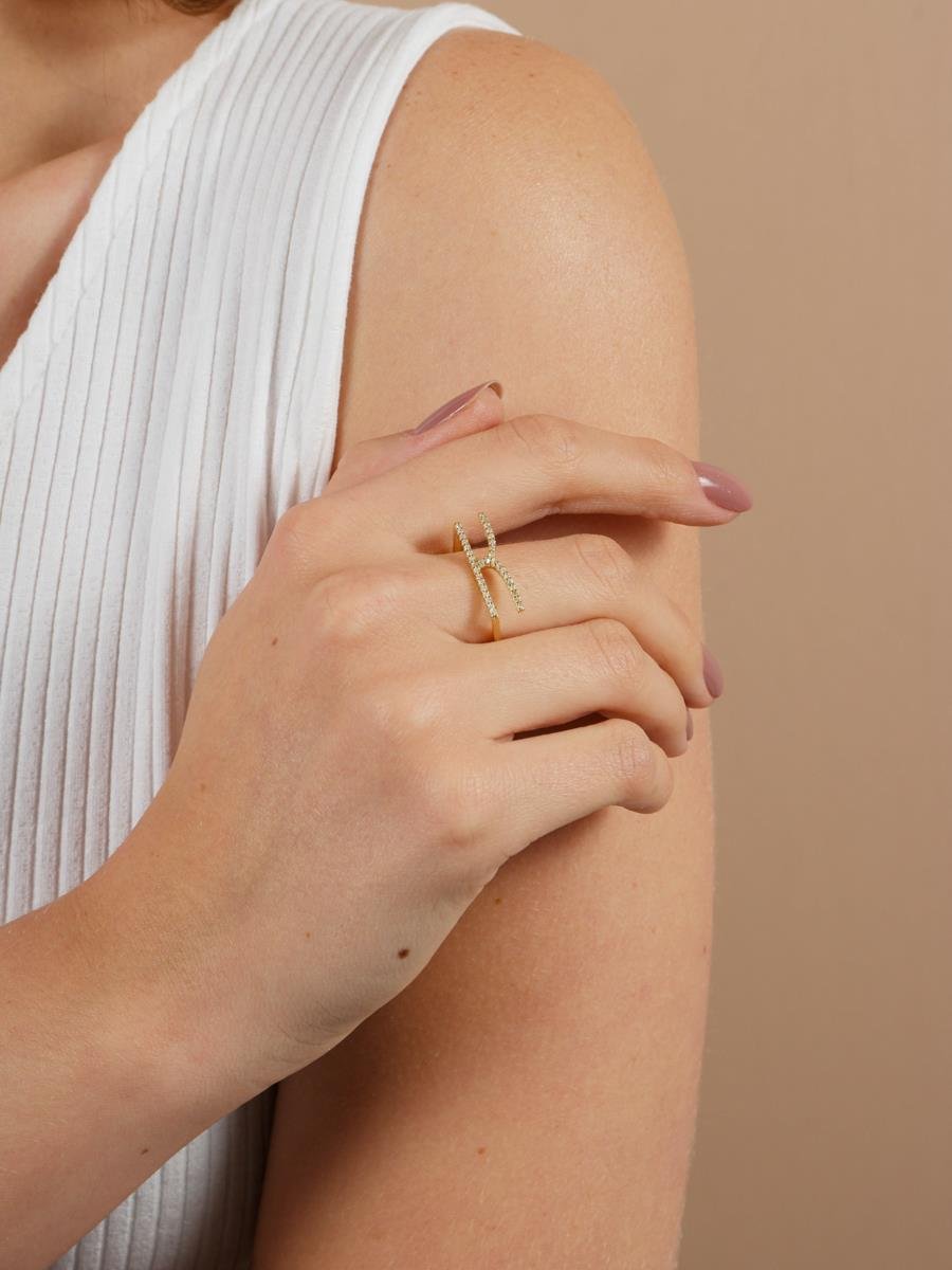 Anel De Letra Cravejada K | Banhado a Ouro