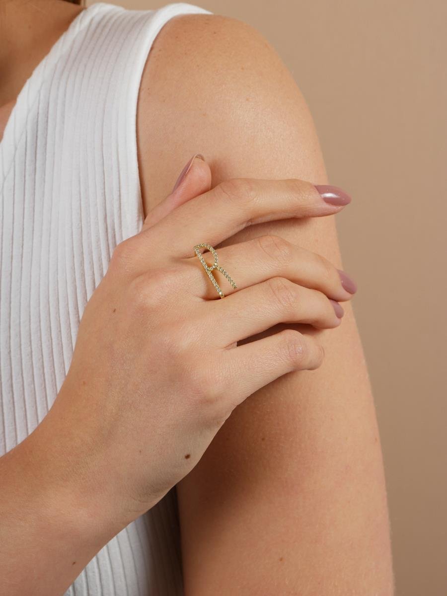 Anel De Letra Cravejada R | Banhado a Ouro