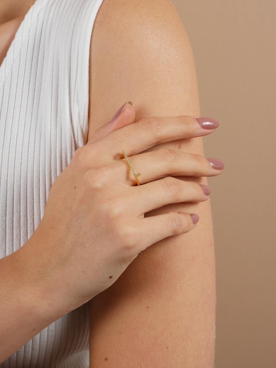 Anel De Letra Cravejada L | Banhado a Ouro