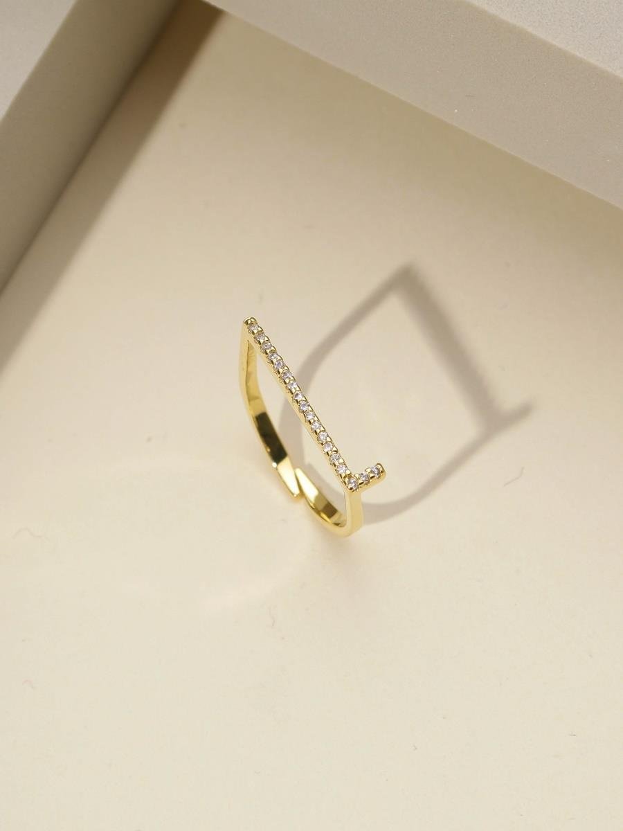 Anel De Letra Cravejada L | Banhado a Ouro