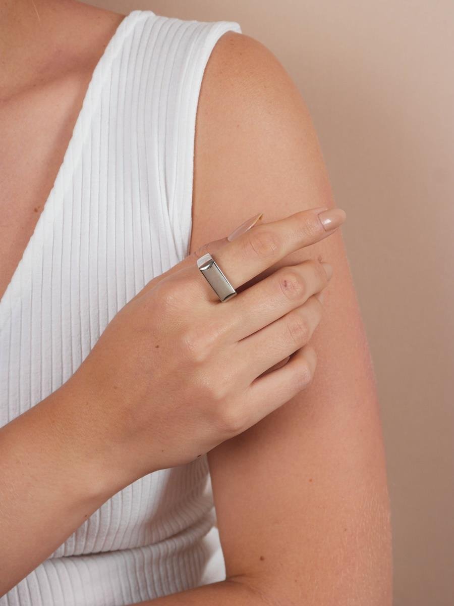 Anel De Aro Largo Liso | Banhado a Ródio Branco 