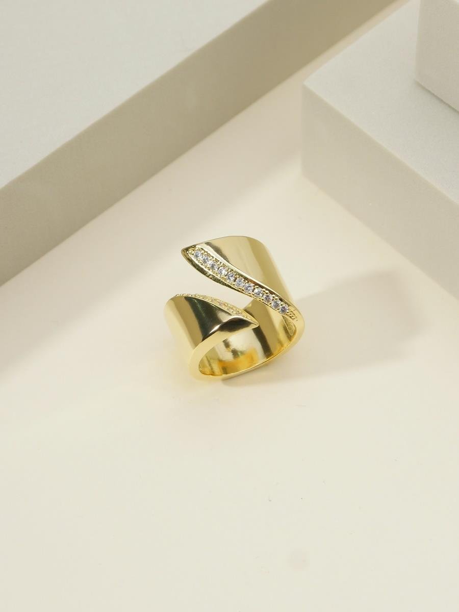 Anel Aro Largo Com Detalhes | Banhado a Ouro