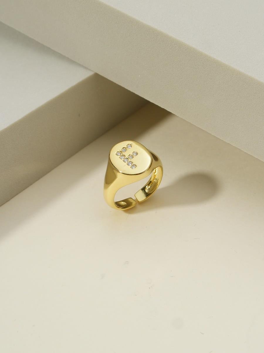 Anel De Letra Incolor F | Banhado a Ouro