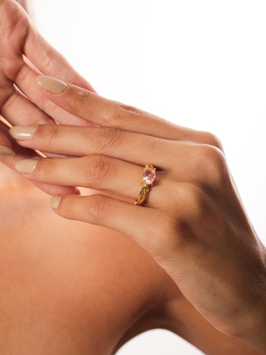 Anel Solitário Oval Rosa Kunzita | Banhado a Ouro