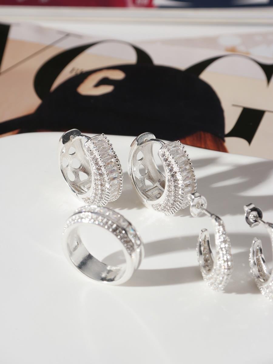 Anel Baguete Incolor | Banho de Prata 