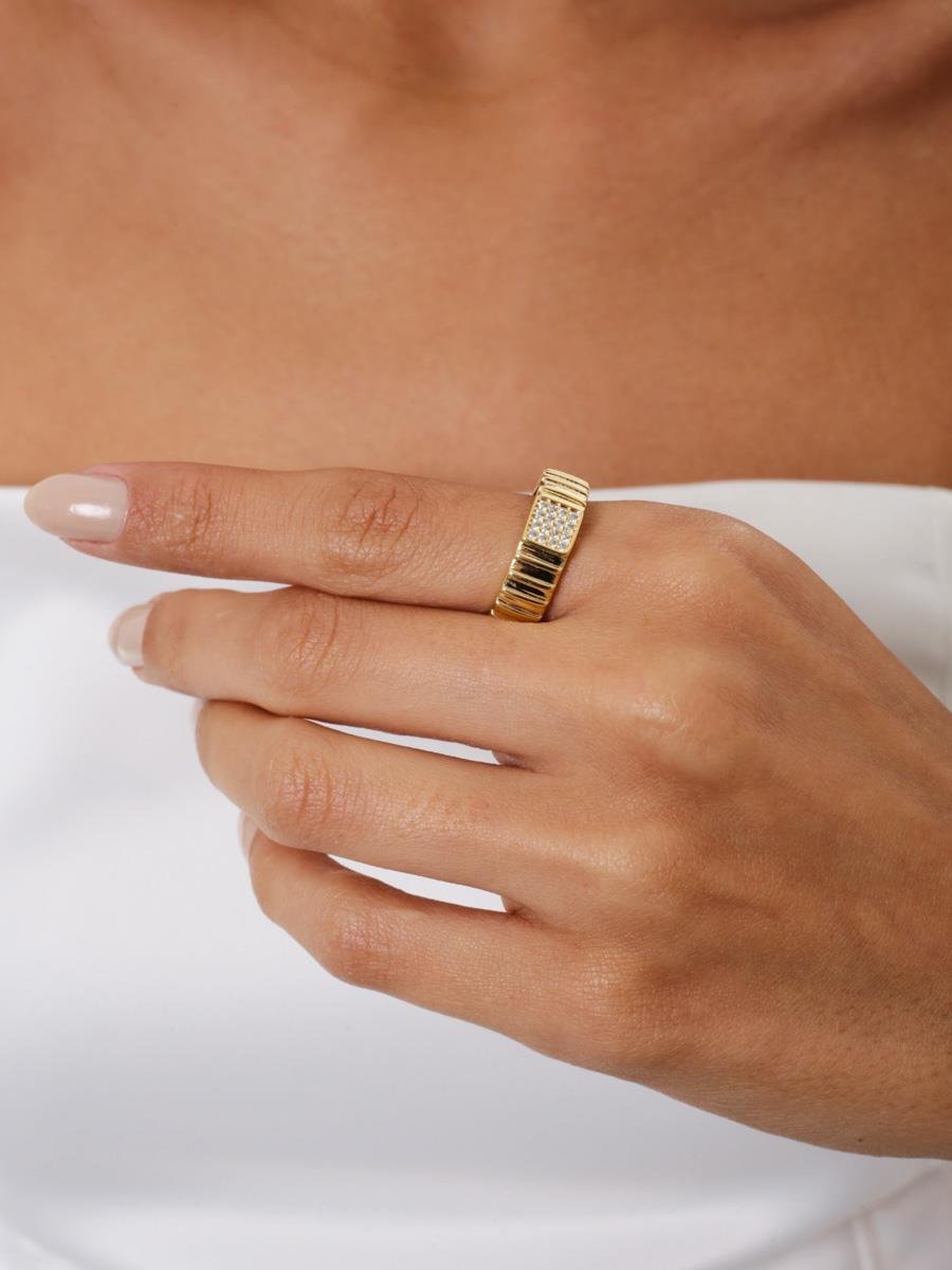 Anel Liso Com Detalhes | Banhado a Ouro