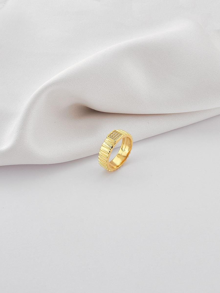 Anel Liso Com Detalhes | Banhado a Ouro