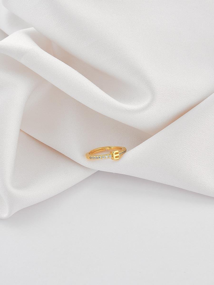 Anel Cravejado Com Letra E | Regulável | Banhado a Ouro