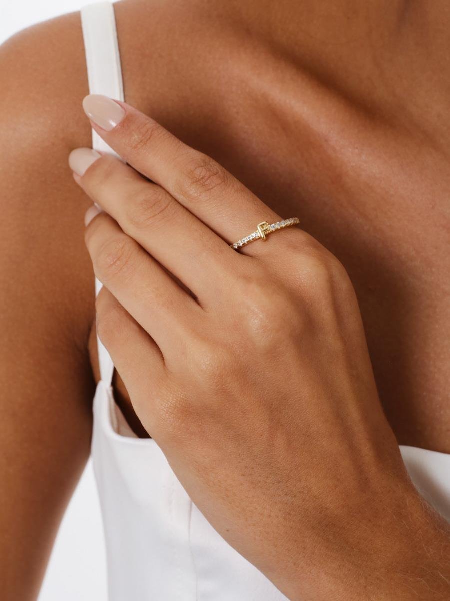 Anel Cravejado com Letra | F | Regulável