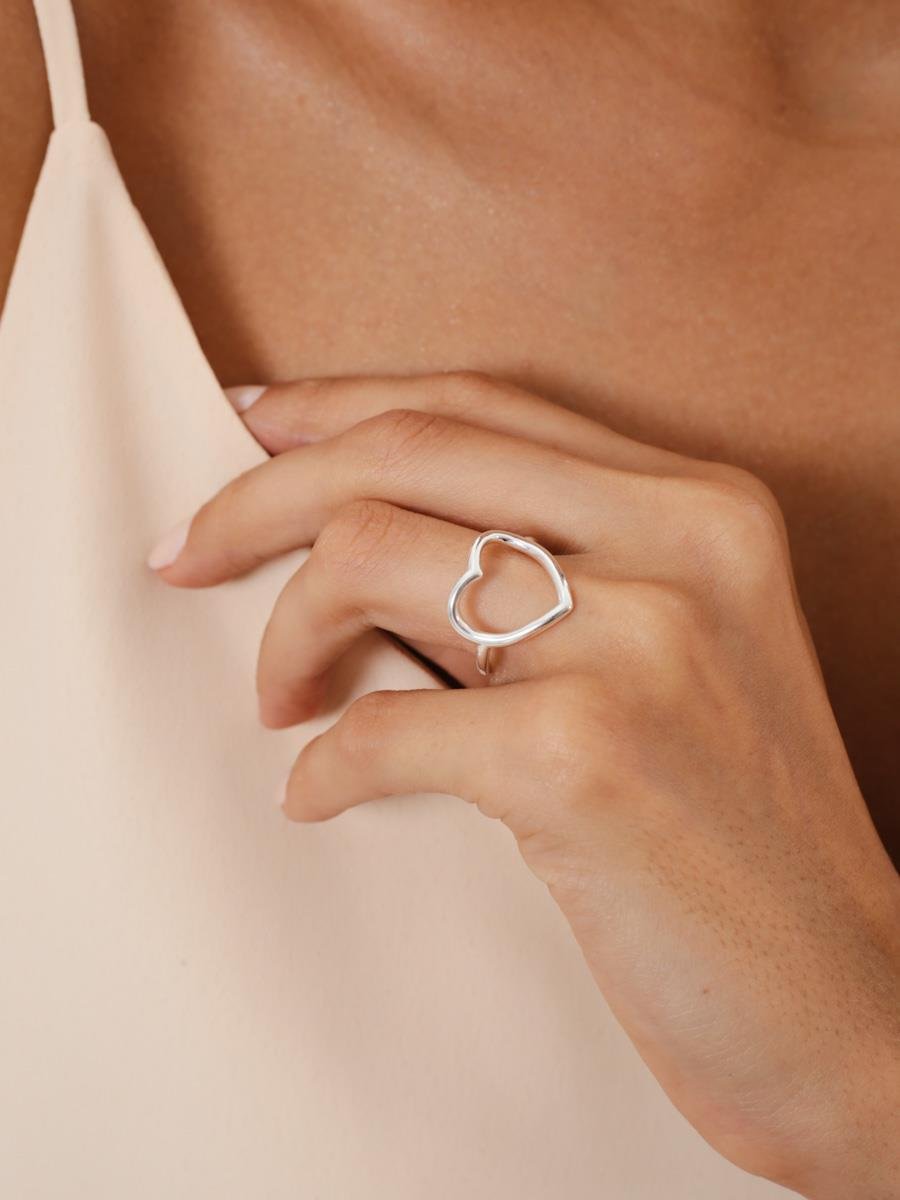 Anel Coração Vazado | Prata 925