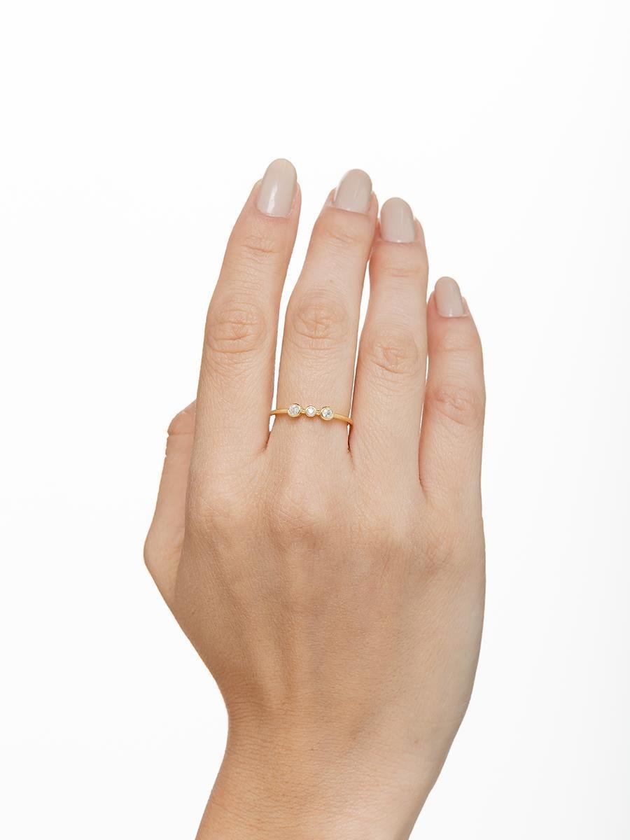 Anel Três Pontos de luz | Banhado a Ouro