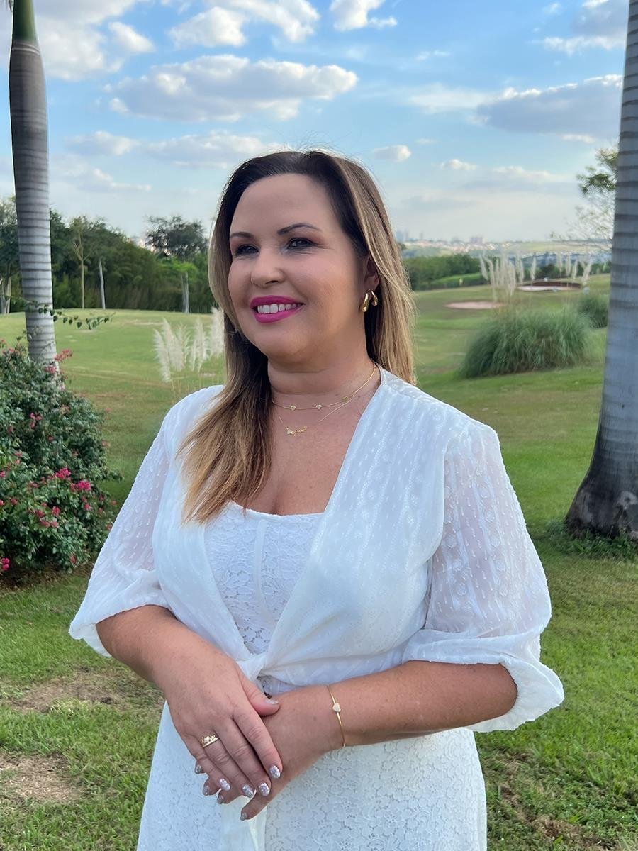 Anel love com Coração Cravejado | Banhado a Ouro