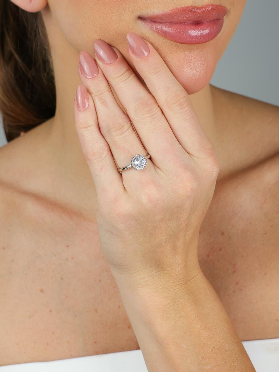 Anel Solitário Cravejado Incolor | Banhhado a Ródio Branco