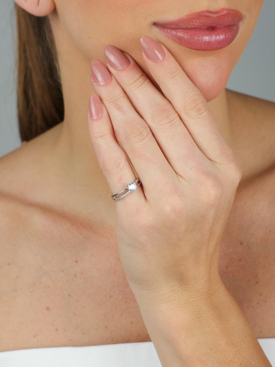 Anel Solitário Cravejado e Vazado | Banhado a Ródio Branco