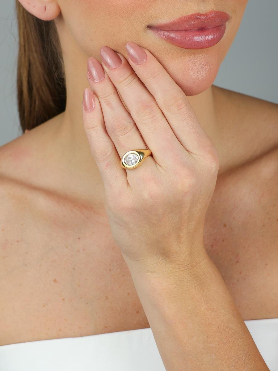 Anel Liso com Zircônia Redonda | Banhado a Ouro