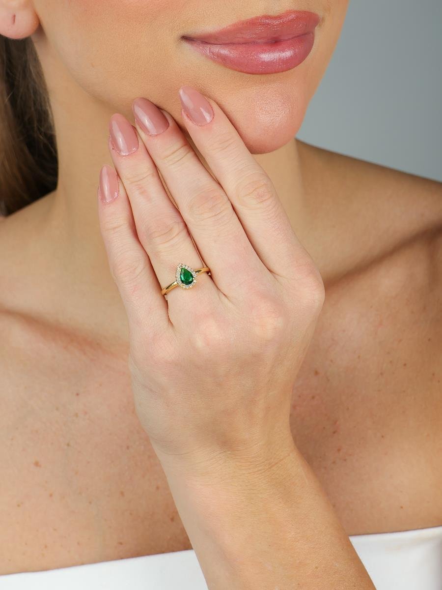 Anel Gota Cravejada Esmeralda | Banhado a Ouro