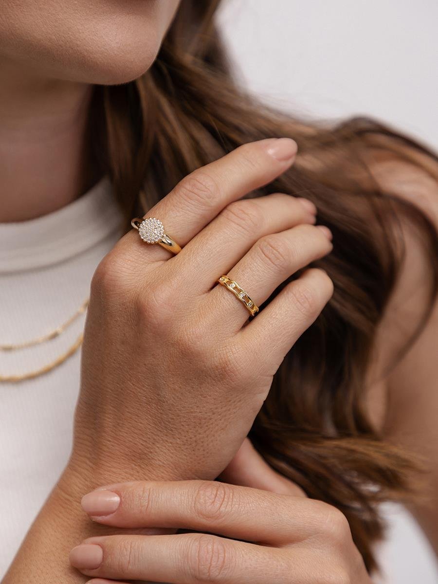 Anel Redondo Cravejado | Banhado a Ouro