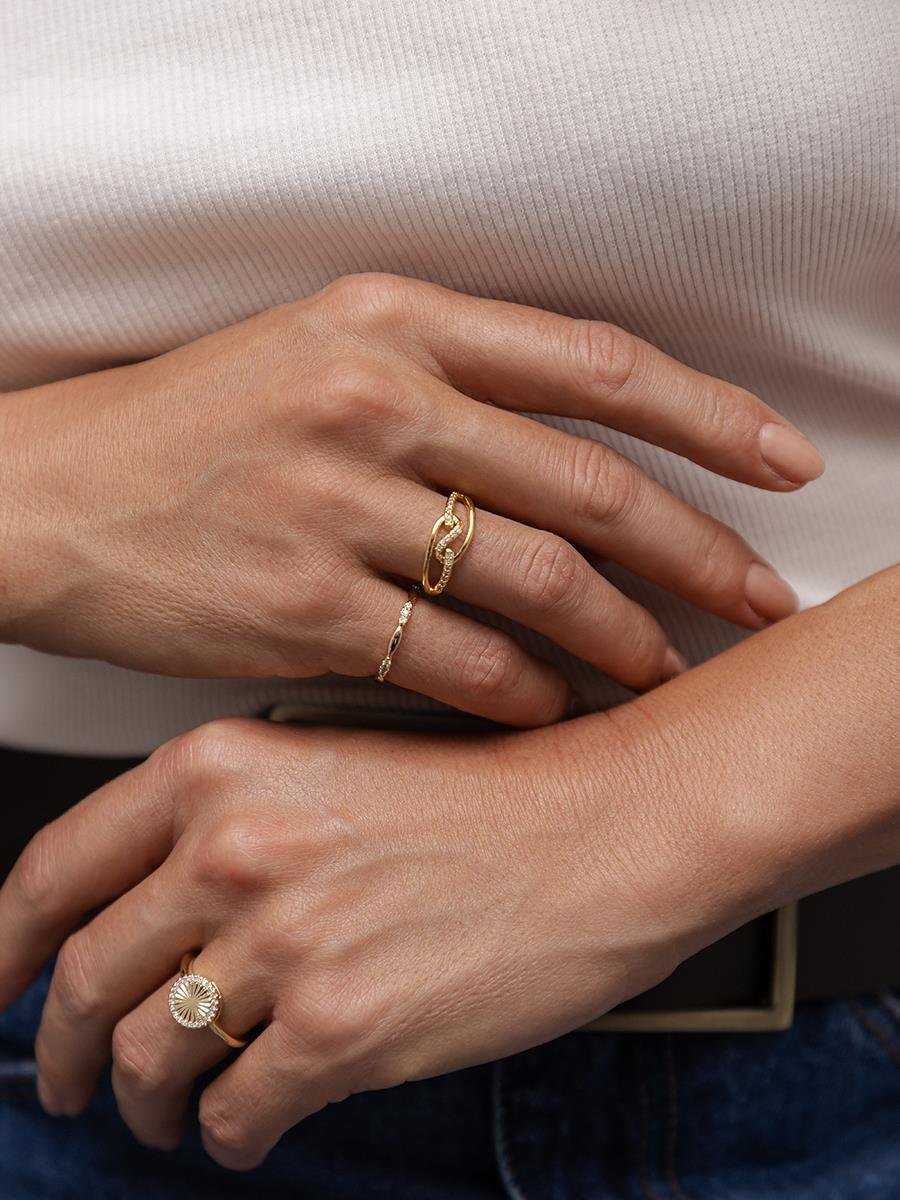 Anel Circulo Cravejado Banhado a Ouro