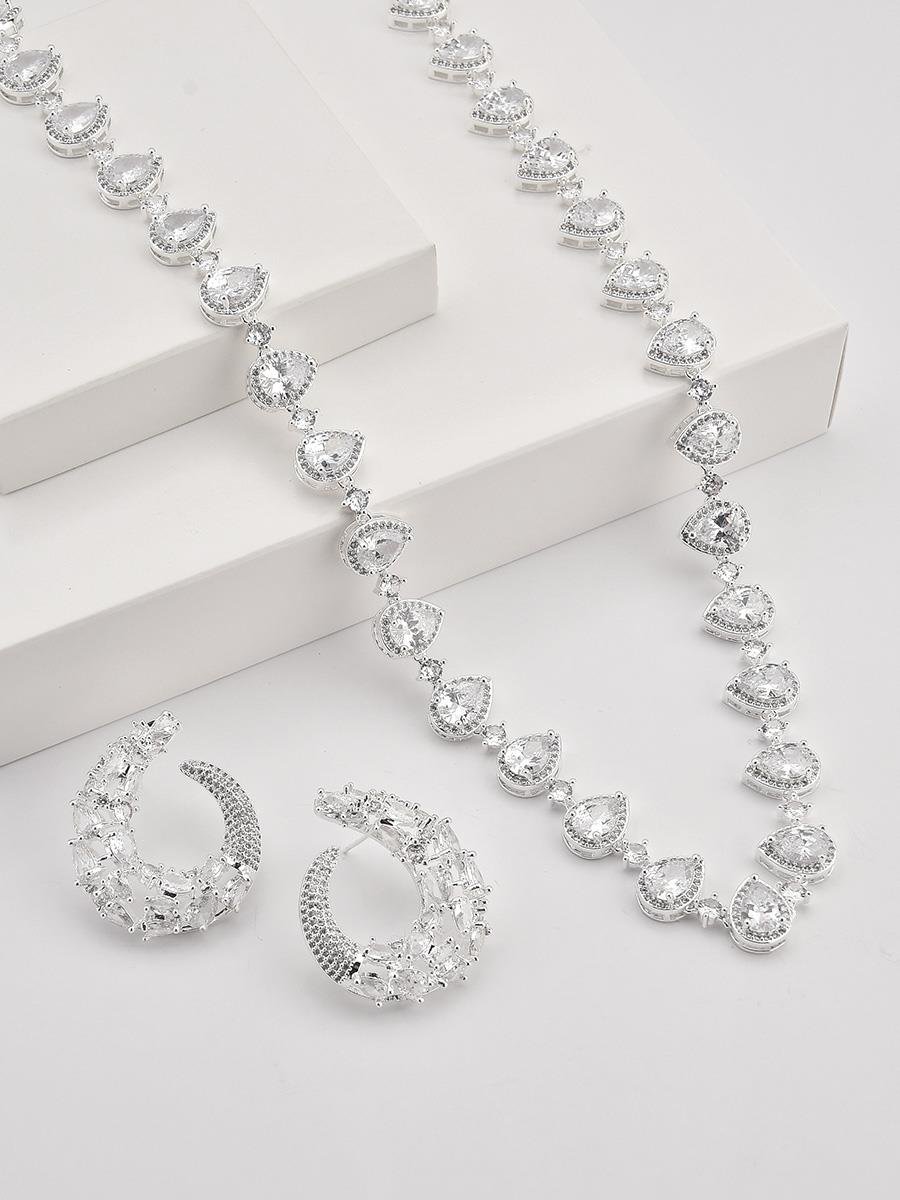 Brinco Meia Argola Cravejada | Banho de Prata