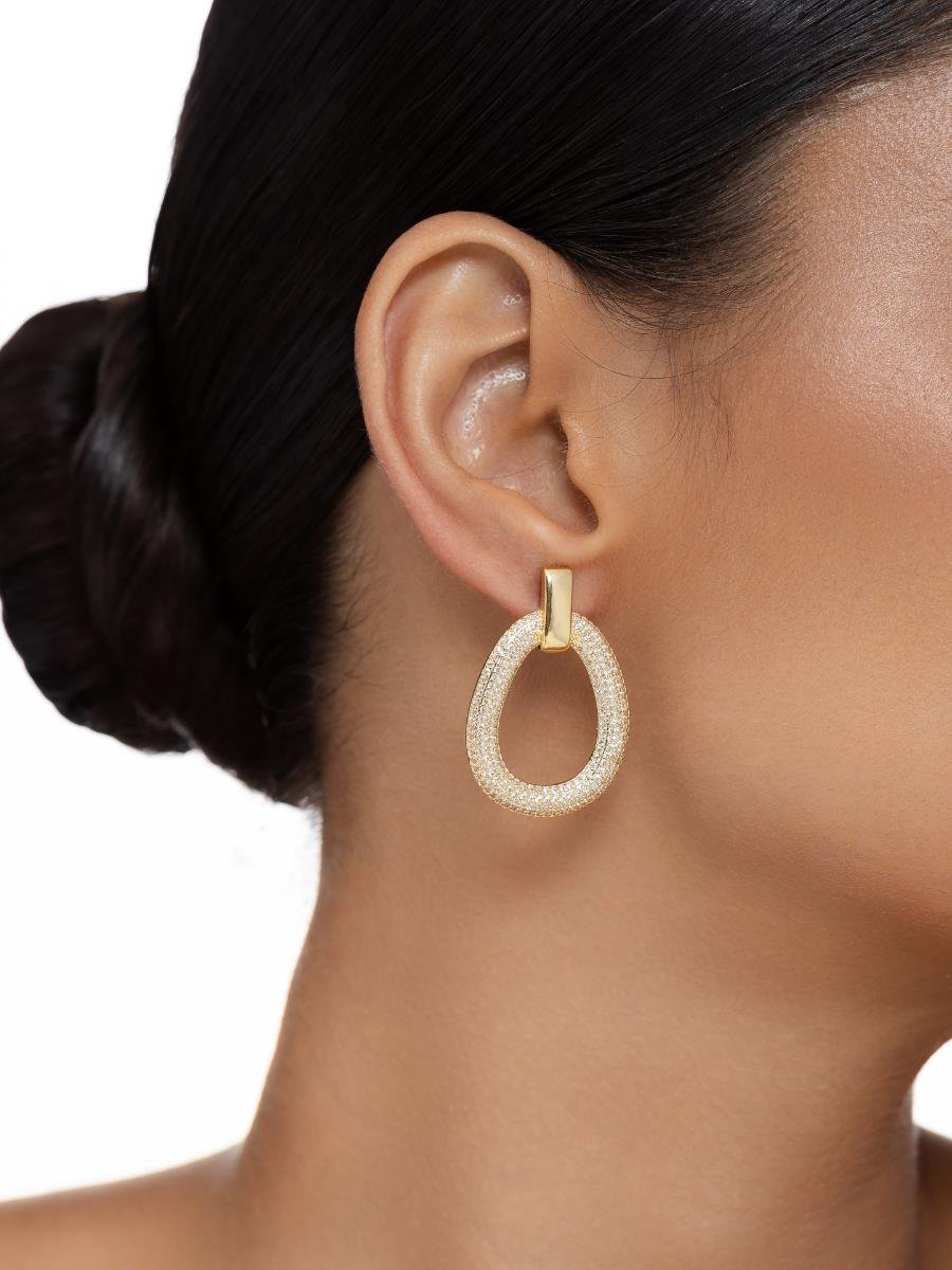 Brinco Gota Cravejada e Detalhe Liso