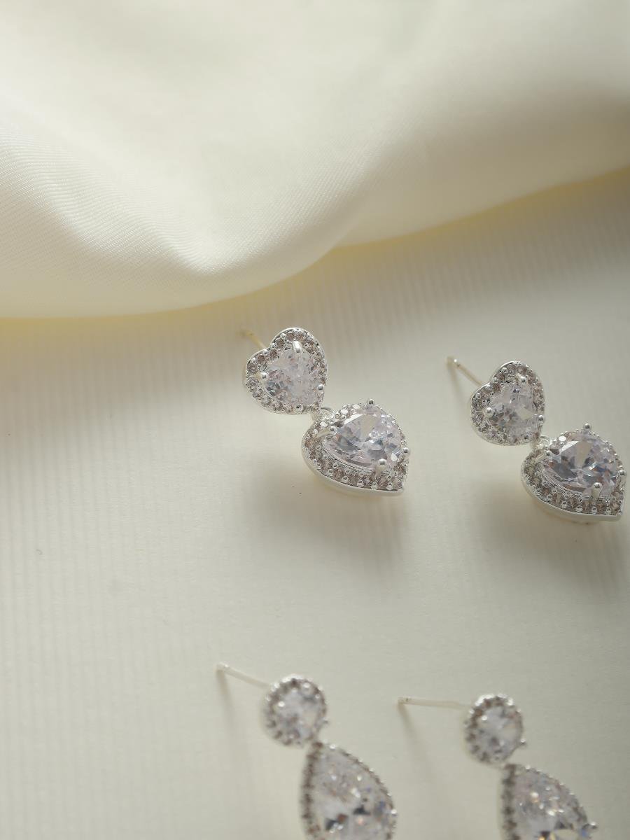 Brinco Coração Incolor | Banho de Prata