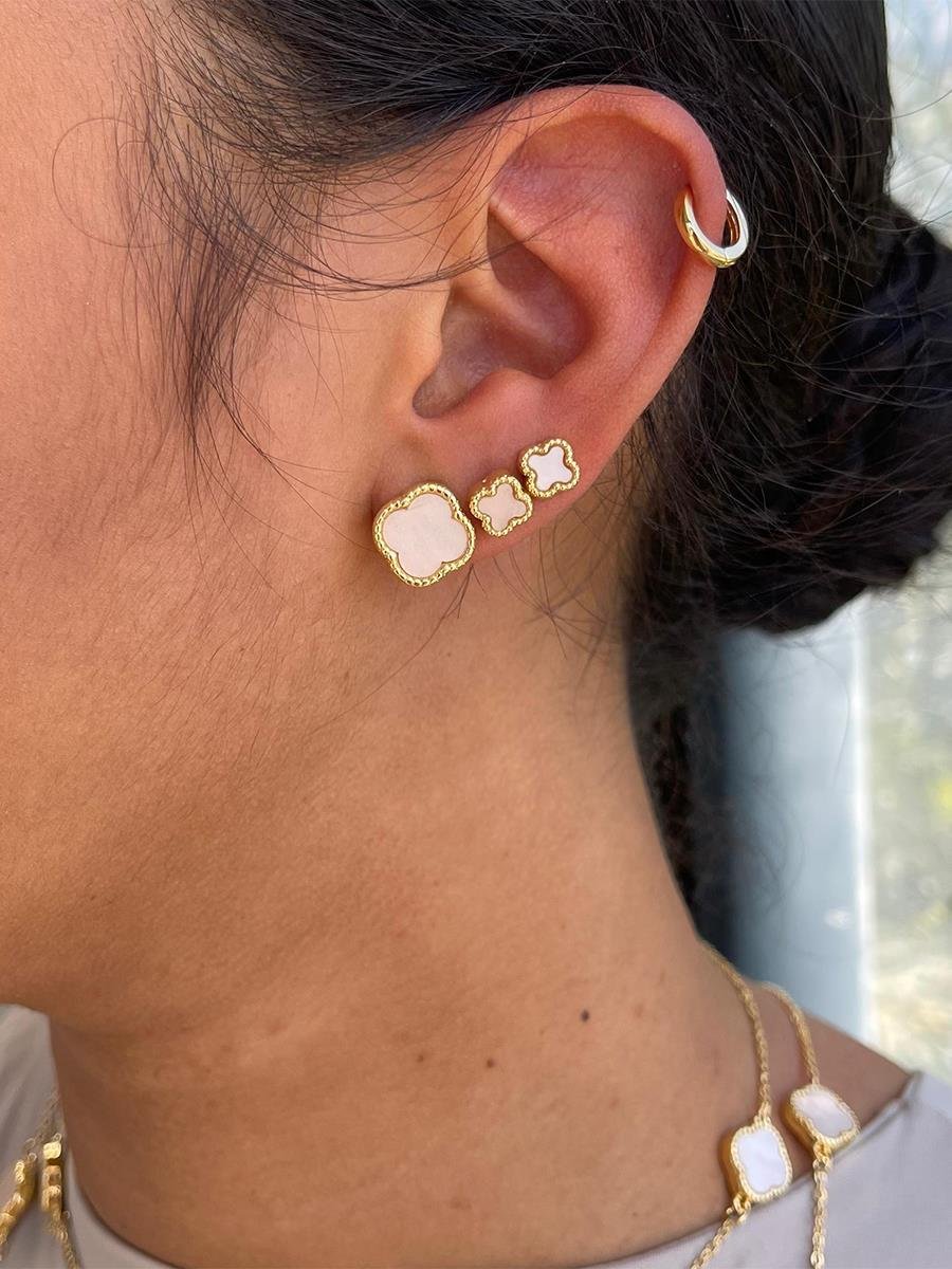 Brinco Trevo P Pérola | Banhado no Ouro