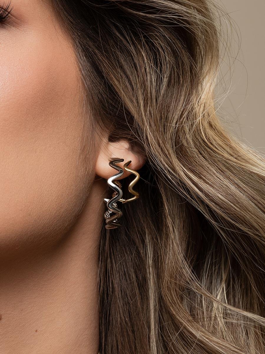 Argola Ondulado Lisa M l Banho de Ródio Branco