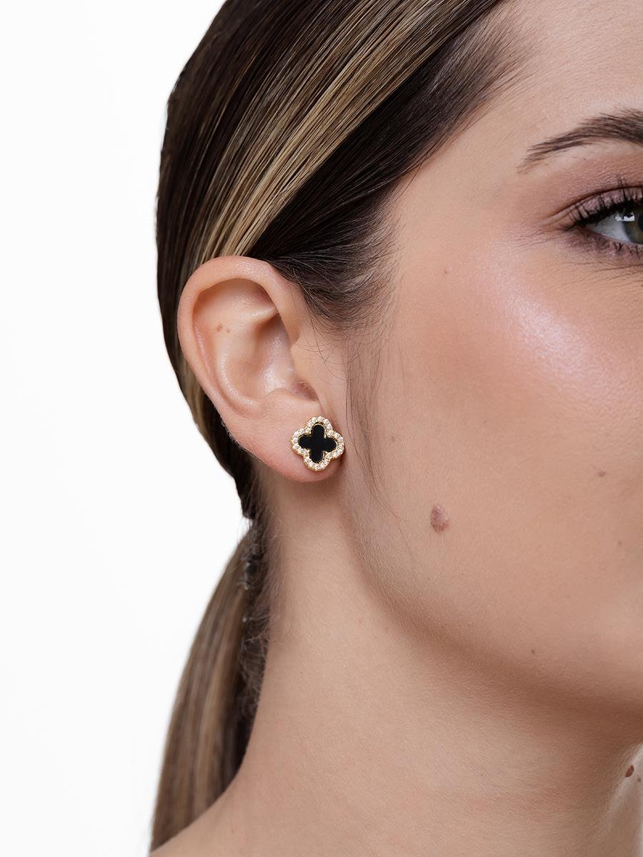 Brinco Trevo Cravejado Preto | Banhado a Ouro