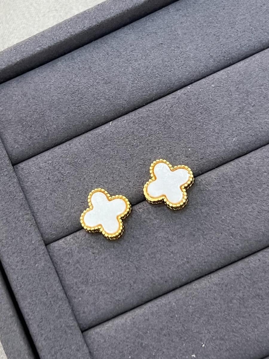 Brinco de Trevo Incolor | Banhado a Ouro