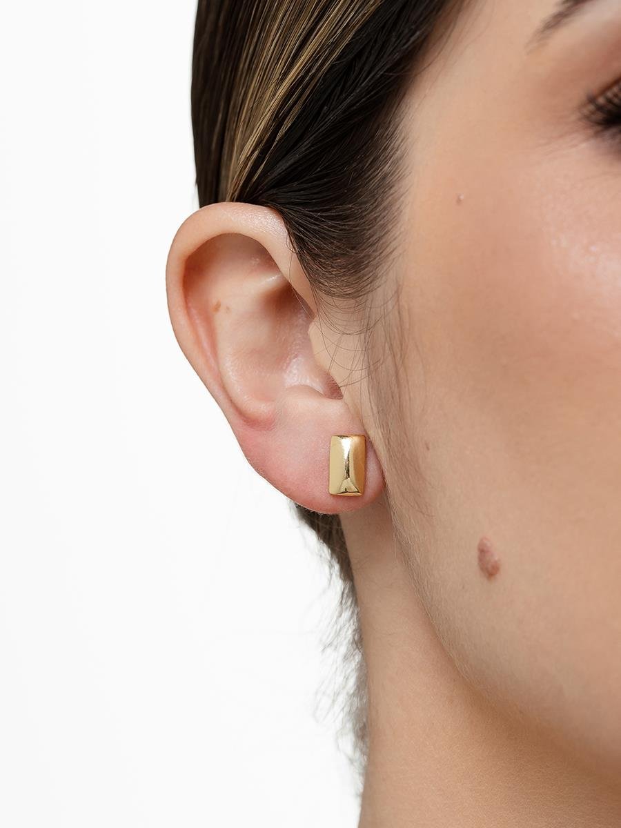Brinco Retangular Liso P | Banhado a Ouro