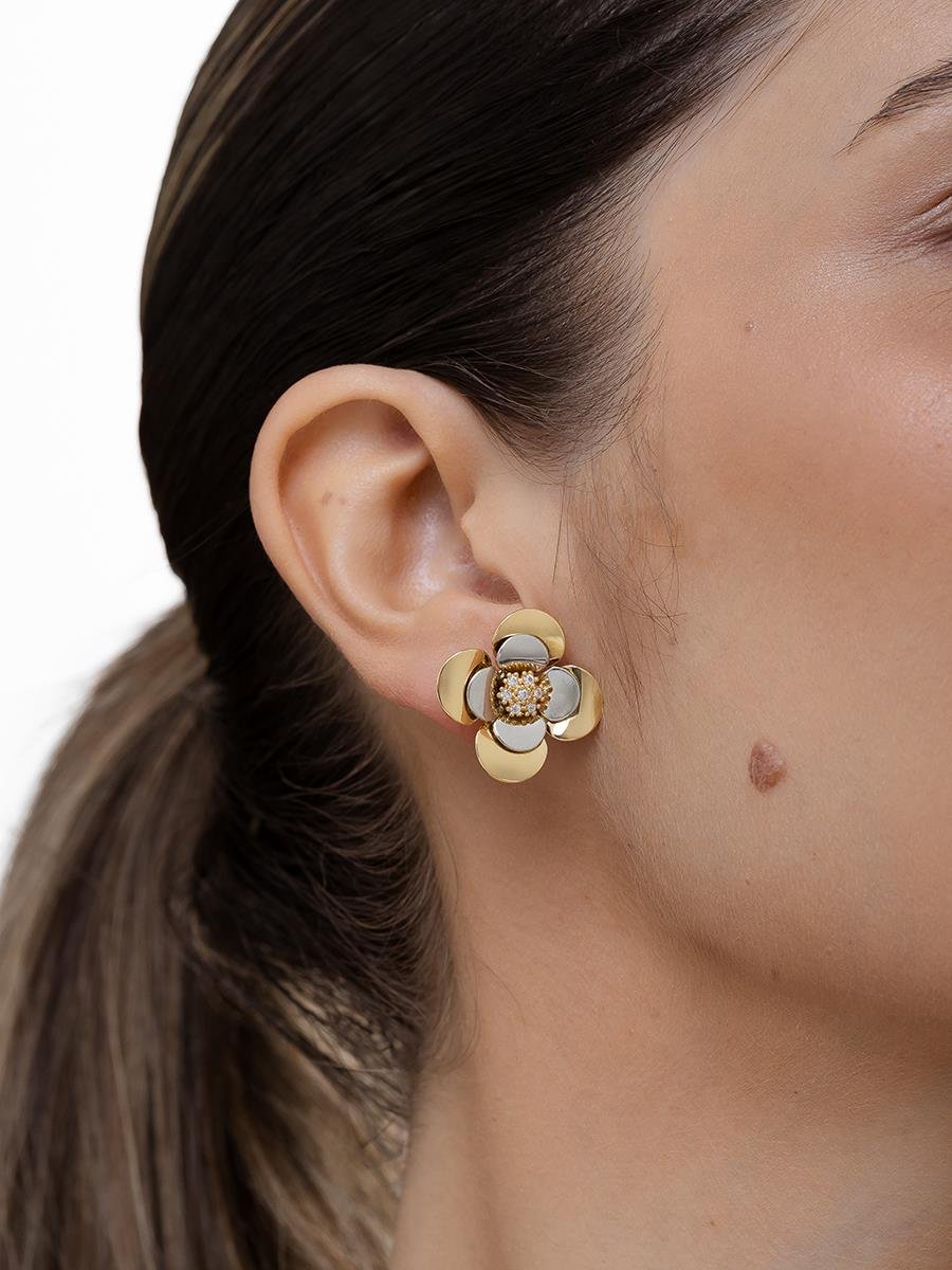 Brinco Flor Cravejado | Banhado a Ouro e Ródio Branco