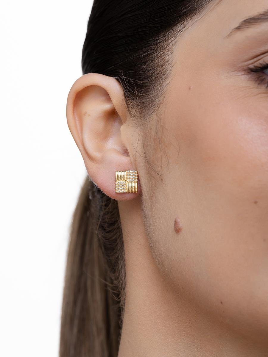 Brinco Quadrado Cravejado | Banhado a Ouro