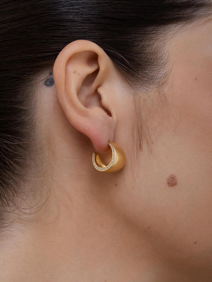 Meia Argola Lisa e Cravejada | Banhado a Ouro