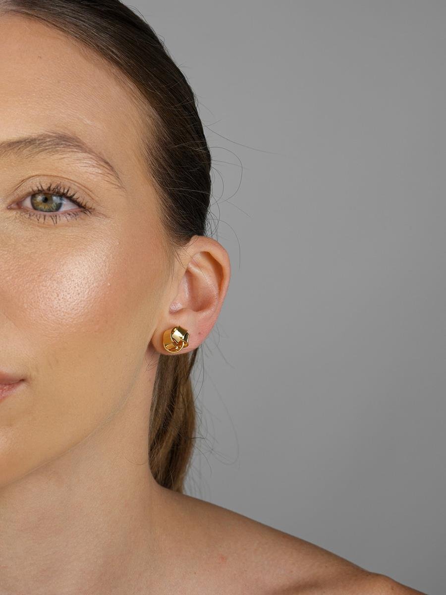 Brinco Nó Liso | Banhado a Ouro