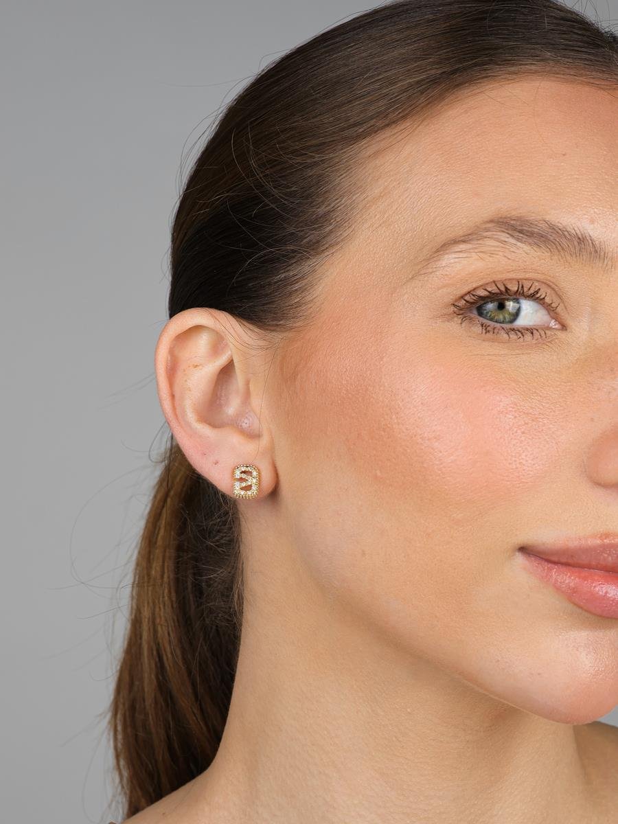 Brinco Retângular Cravejado M | Banhado a Ouro