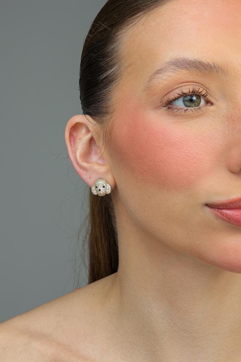 Brinco Cachorro Cravejado Incolor | Banhado a Ouro