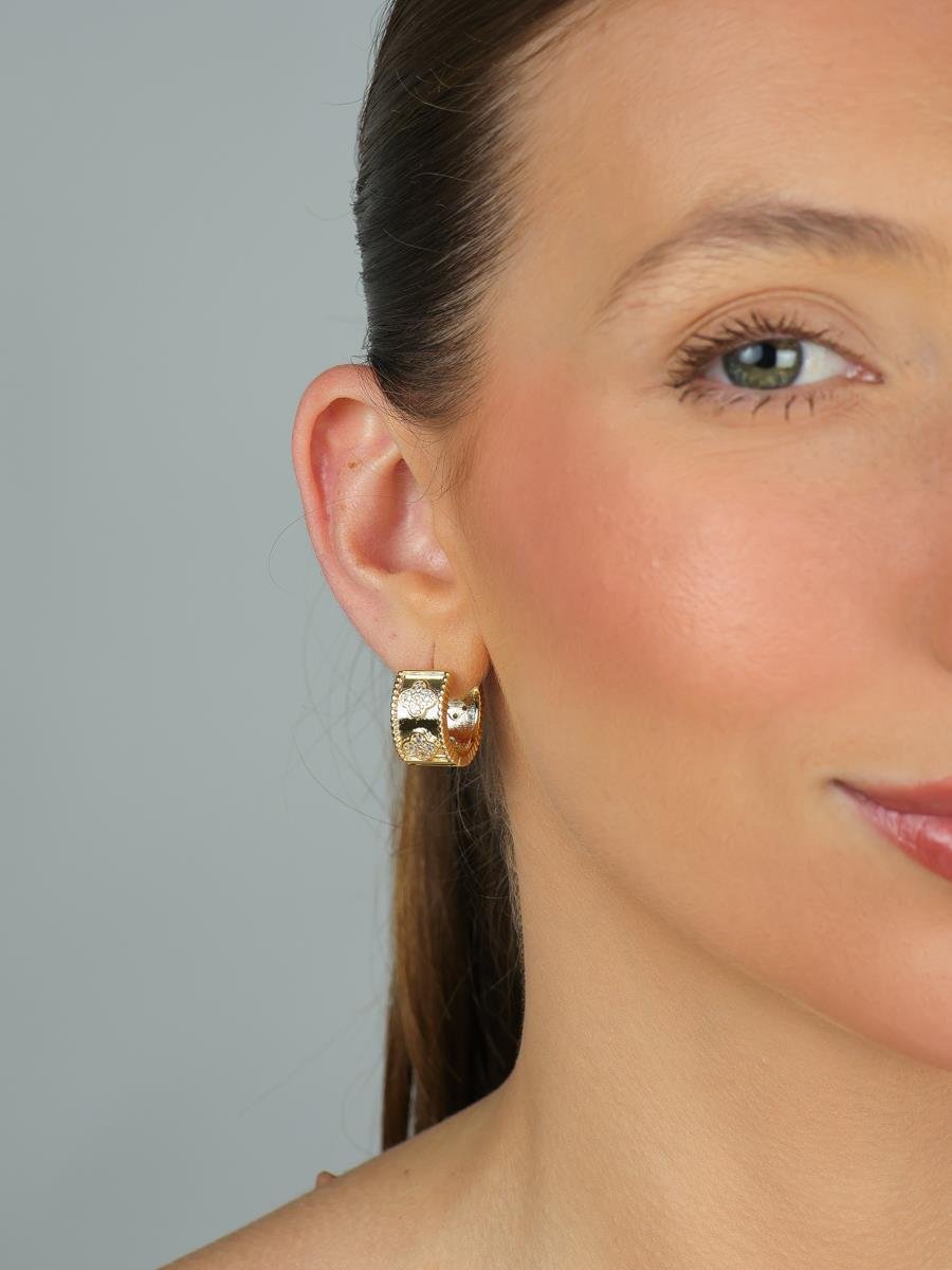 Brinco Trevo Cravejado | Banhado a Ouro