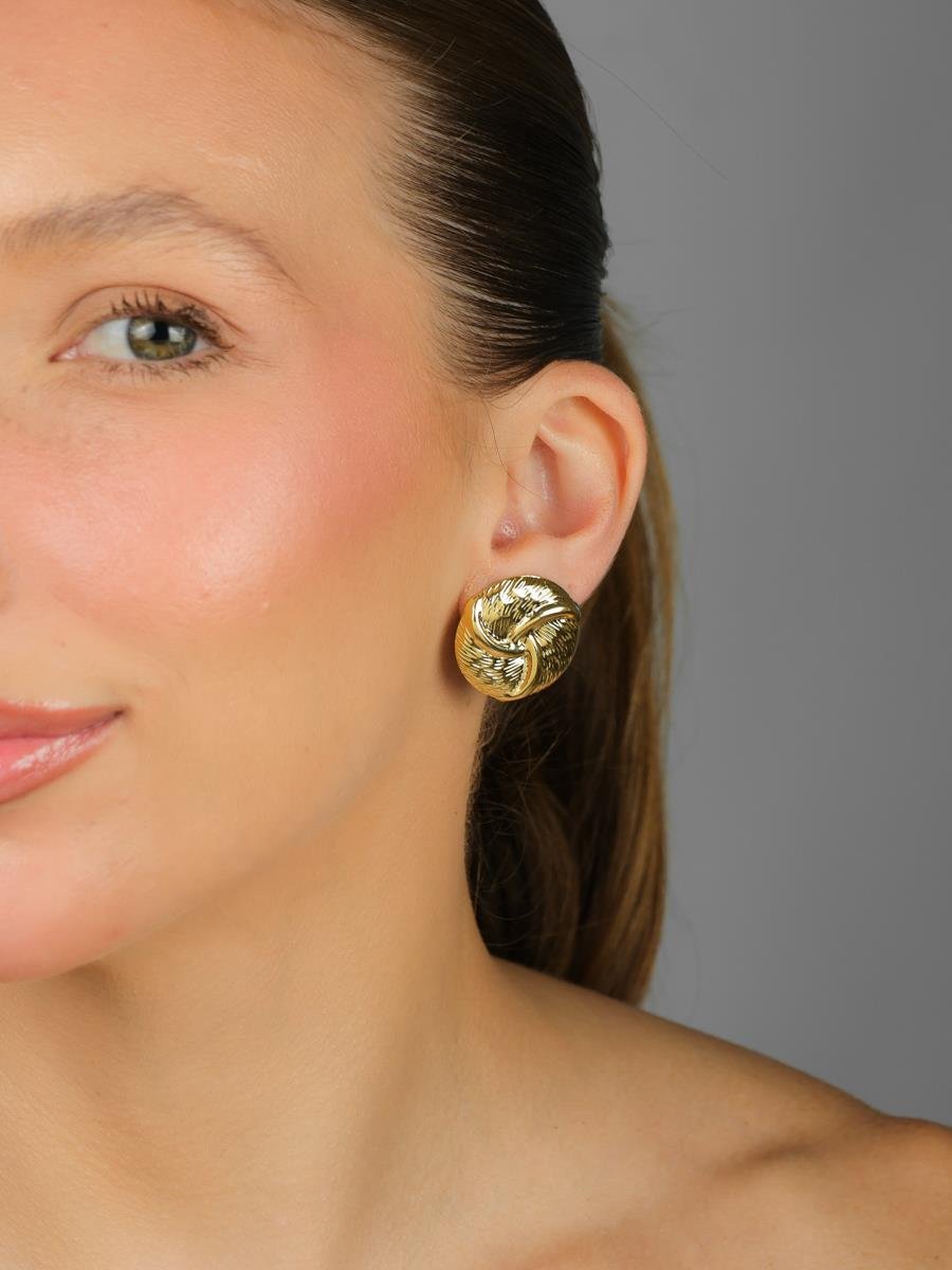 Brinco Maximalista Detalhado Redondo | Banhado a Ouro