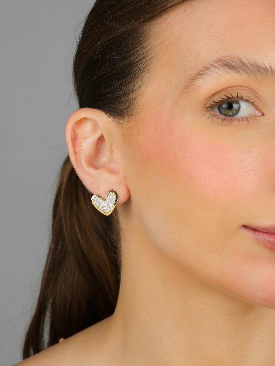 Brinco Coração Cravejado Borda Lisa | Banhado a Ouro.