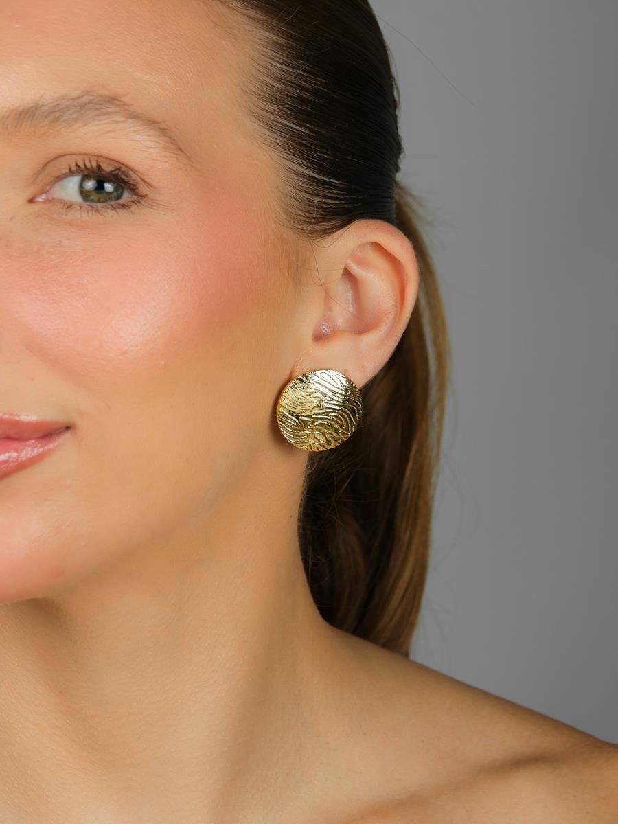 Brinco Maximalista Texturizado | Banhado a Ouro.