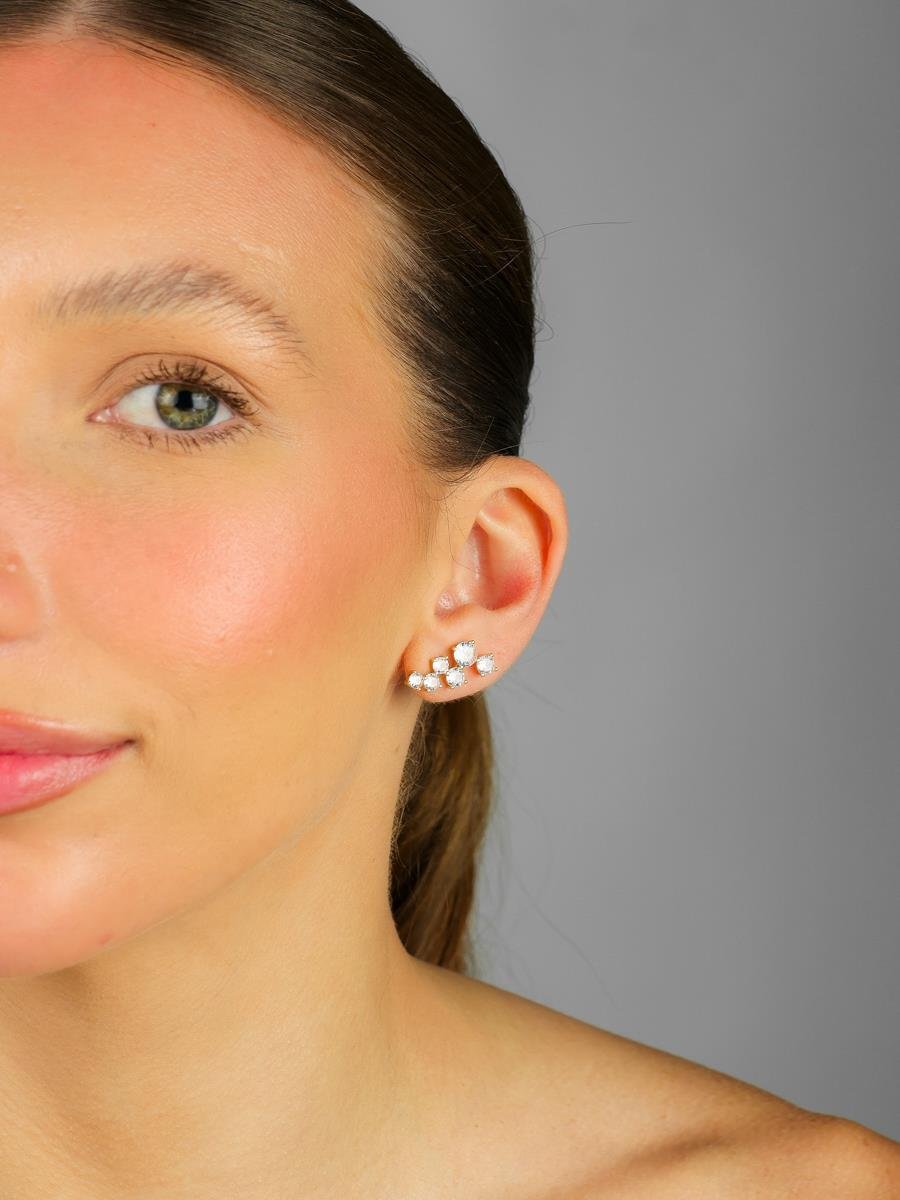 Brinco Ear Cuff Cravejado | Banhado a Ouro.