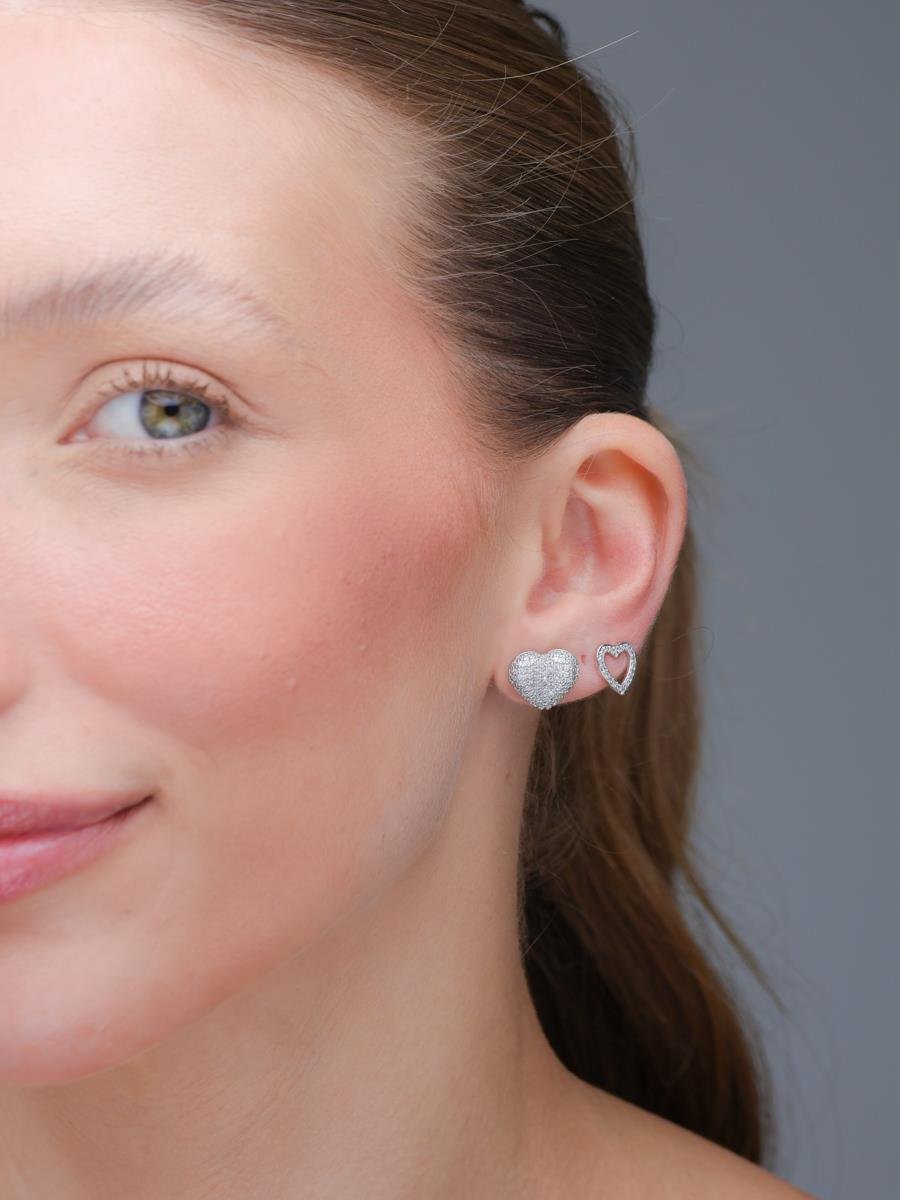 Dupla de Brinco Coração Cravejado | Banhado a Ródio Branco.