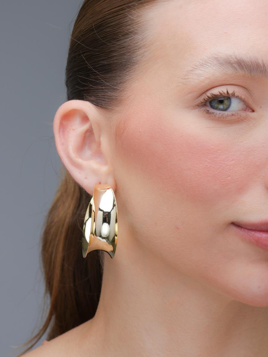 Argola Lisa Virada | Banhado a Ouro.