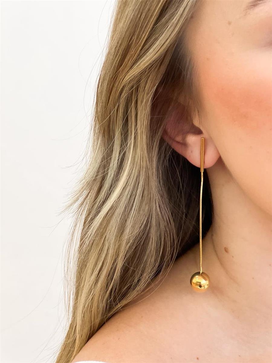 Brinco Longo com Esfera Liso | Banhado a Ouro.