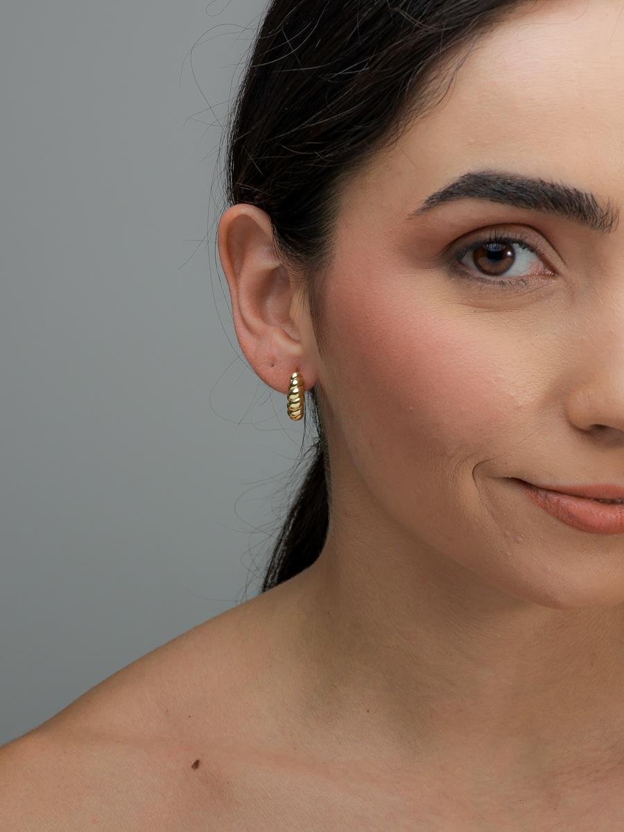 Argola Croissant Lisa | Banhado a Ouro.