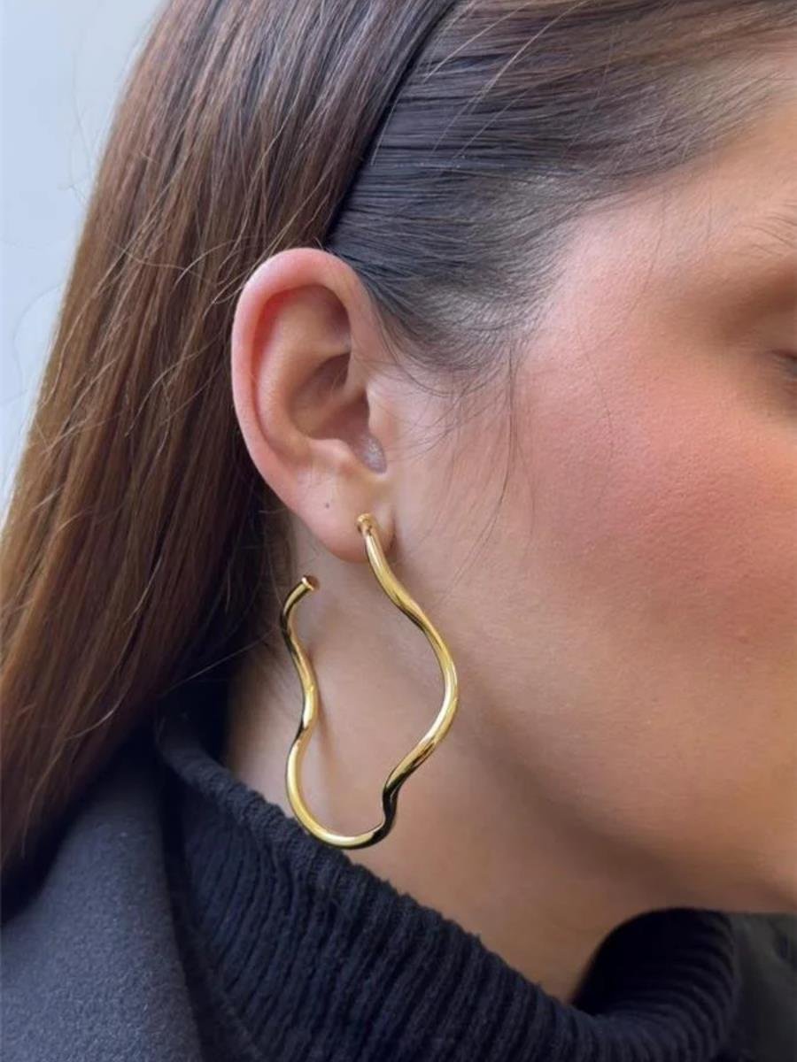 Argola Ondulado Fio Tubo | Banhado a Ouro.