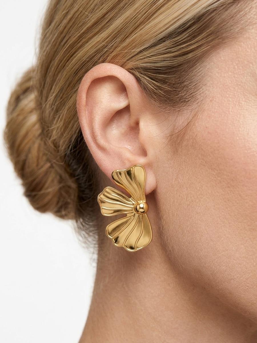 Brinco Meia Flor Maxi | Banhado a Ouro.