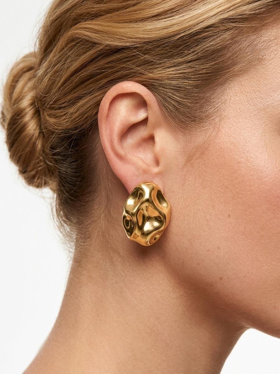 Brinco Oval Orgânico | Banhado a Ouro.