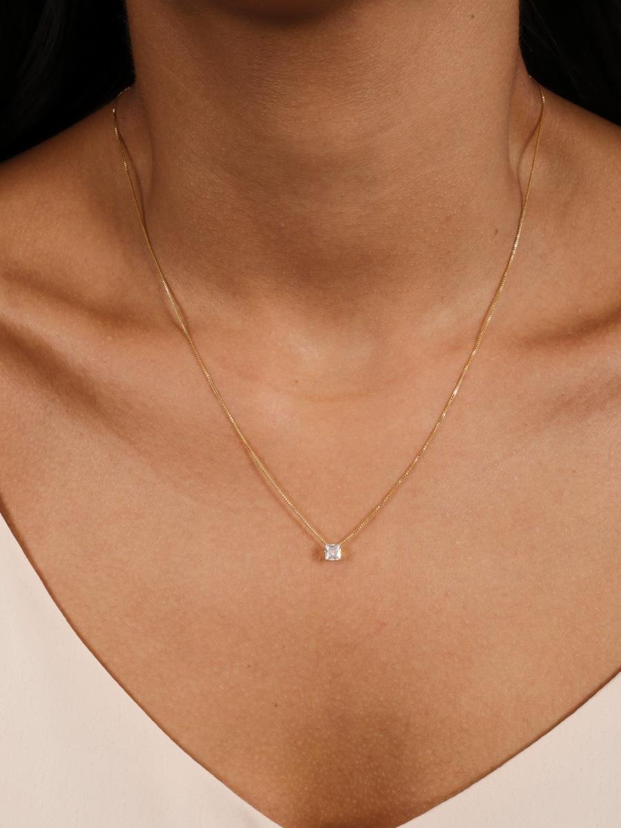 Colar Quadrado Incolor P | Banhado a Ouro